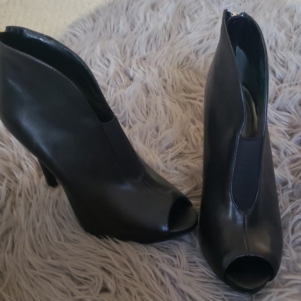 Guess boots